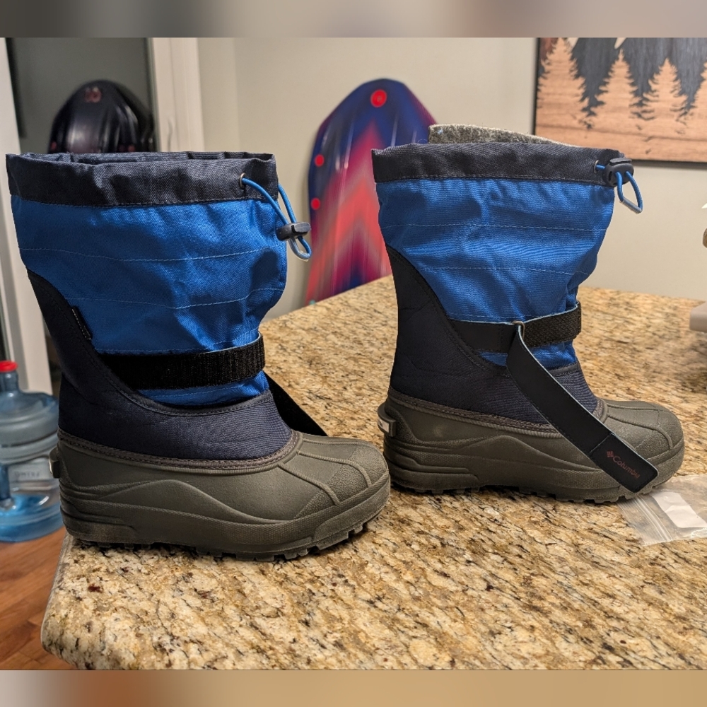 Columbia Kids' Navy and Black Winter Boots